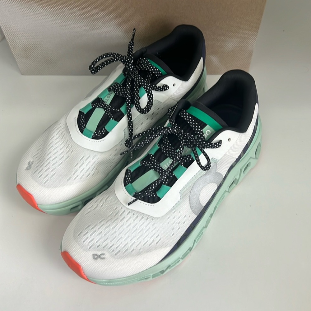 On Running Women's Cloudmonster - undyed White/Creek 9.5